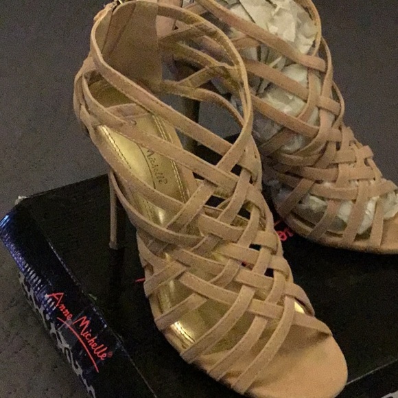 Anne Michelle suede gladiator booties/pumps - Picture 4 of 14